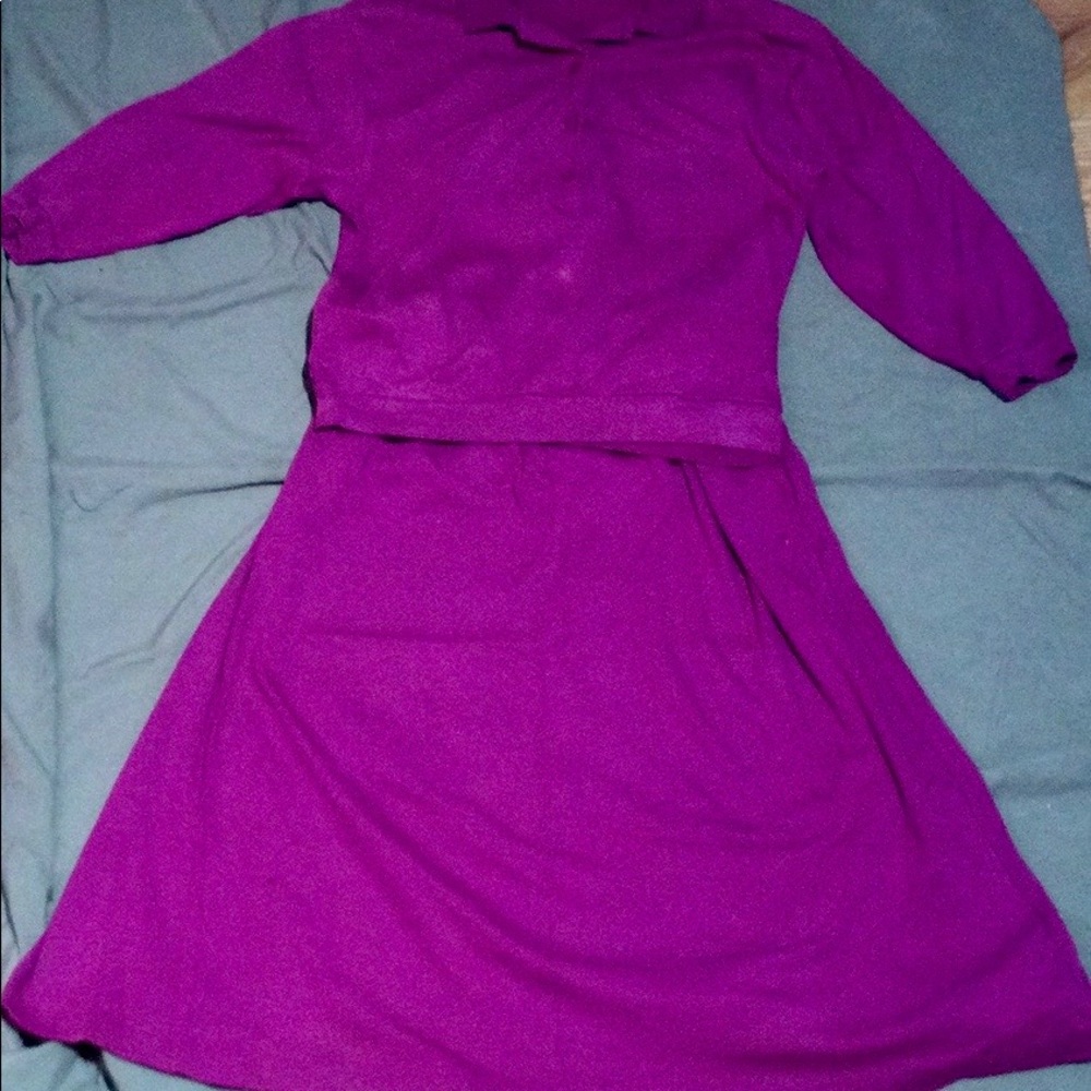 Land’s End Raspberry Skirt/top set, good condition, button collar, relaxed fit.